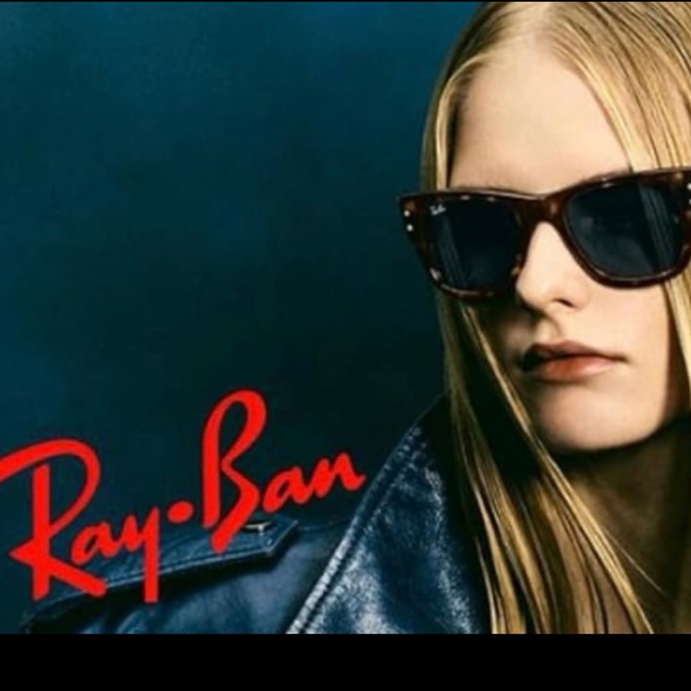 Ray-Ban Wayfarers 😎